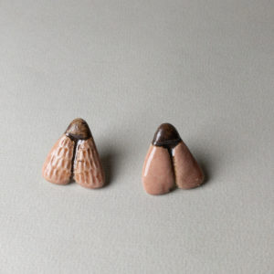 Kõrvarõngad väiksed ööliblikad, roosad