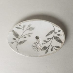 Ovaalne seebialus oksaga