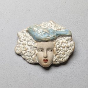 Pross naine sinise linnuga